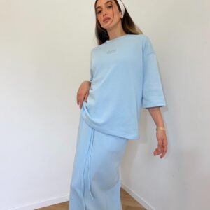 חליפת רקמה תכלת