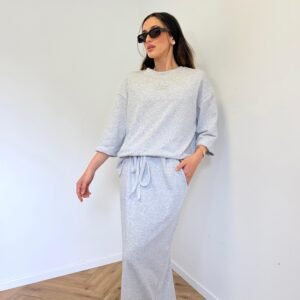 חליפת רקמה אפורה