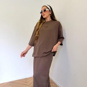 חליפת רקמה חומה