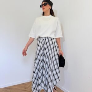 חצאית גלי שחורה