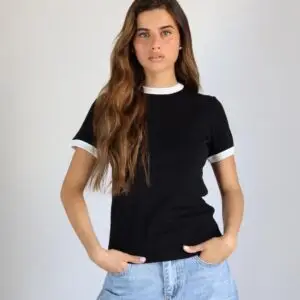 חולצת ניקי שחור לבן